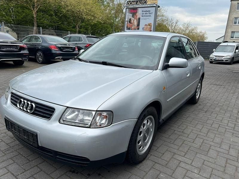 Second-hand Audi A3 Ambiente 101 CP (74 kW) 2000 Argintiu Hatchback