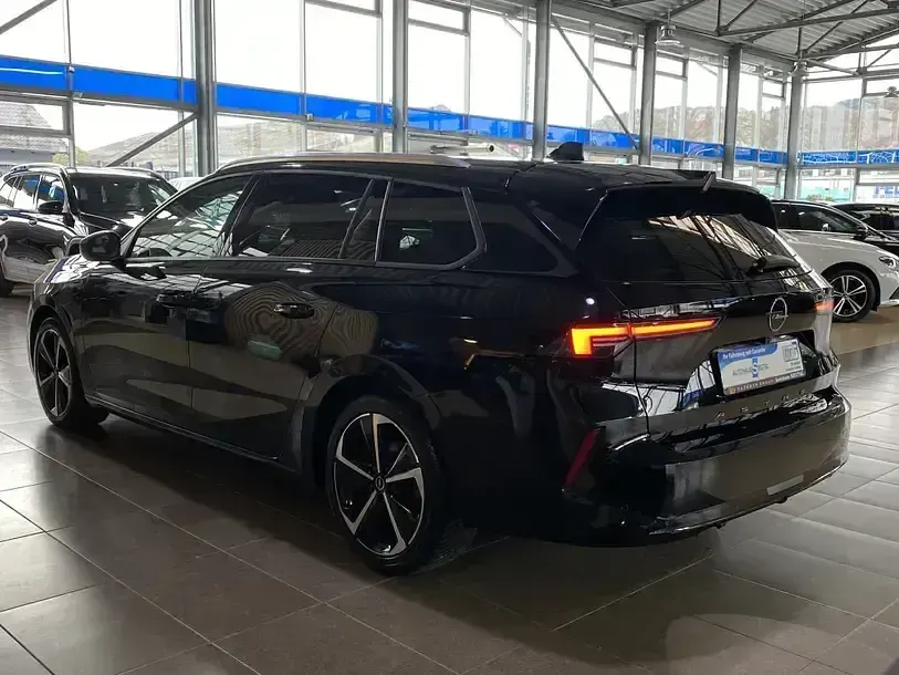 Gebraucht Opel Astra Elegance 131 PS (96 kW) 2024 Schwarz Kleinwagen