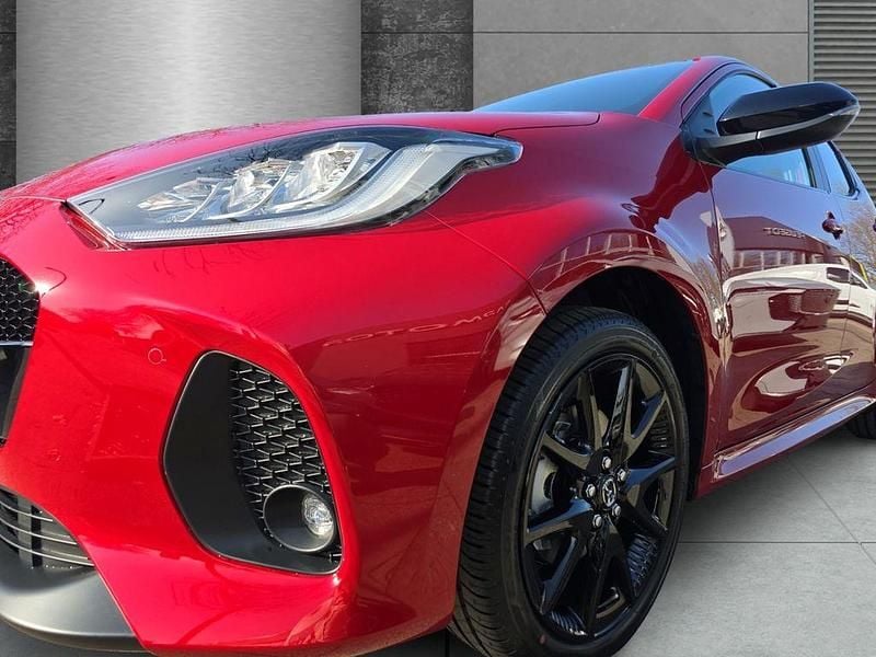 Neu Mazda 2 Homura-Line 116 PS (85 kW) 2026 Rot Limousine