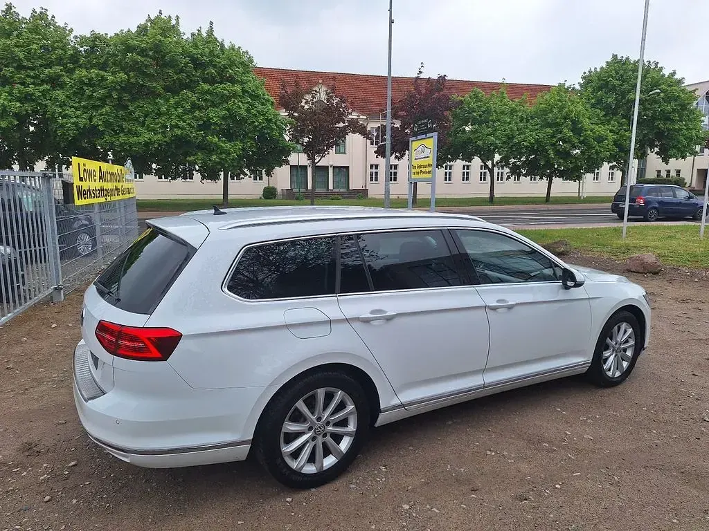 Używany VW Passat Highline 150 KM (110 kW) 2018 Biały Kombi