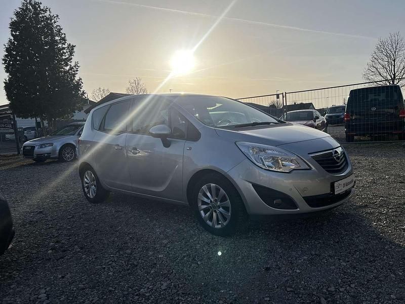 Gebraucht Opel Meriva 120 PS (88 kW) 2012 Argon silber/ice silver (m2) Van / Kleinbus