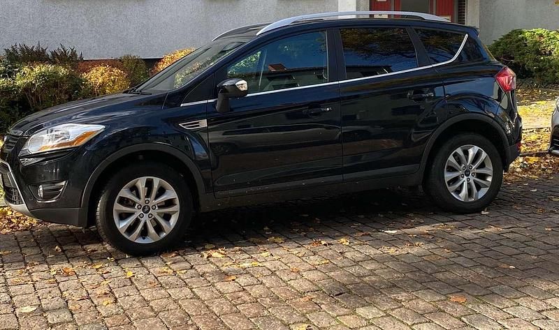 Gebraucht Ford Kuga Titanium 140 PS (102 kW) 2011 Schwarz SUV