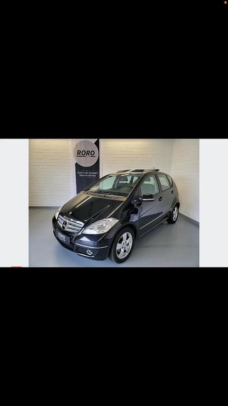 Gebraucht Mercedes A160 95 PS (69 kW) 2012 Schwarz Kleinwagen