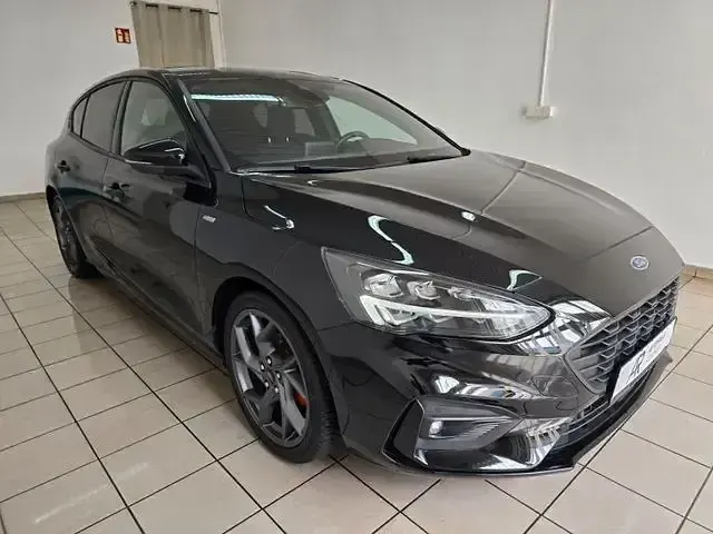 Używany Ford Focus ST-Line 182 KM (133 kW) 2019 Czarny Sedan/Limuzyna