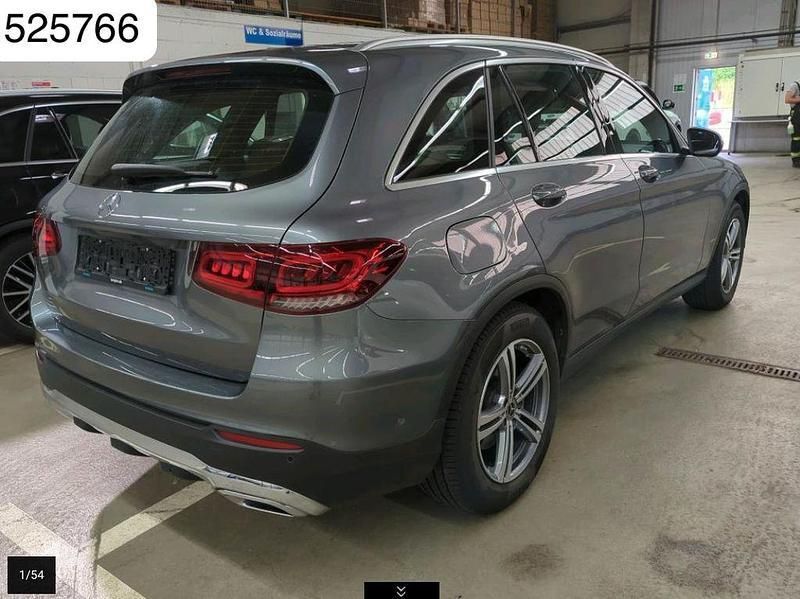 Grau Gebraucht 2021 Mercedes GLC220 SUV | 27.450 € (Guter Preis) - Bild 1/4
