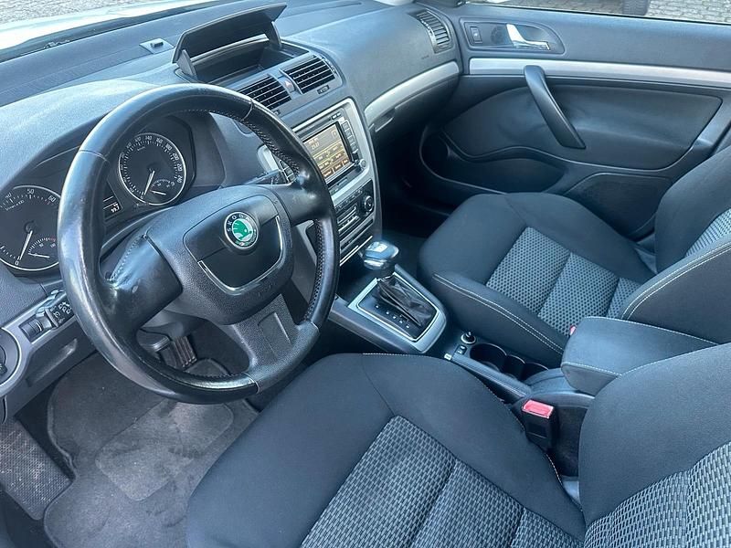 Gebraucht Skoda Octavia 122 PS (89 kW) 2009 Silber Limousine