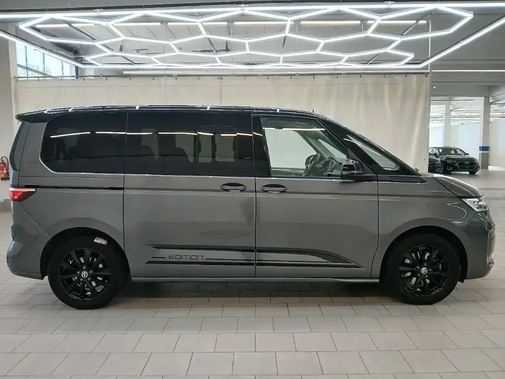 Gebraucht VW Multivan Edition 150 PS (110 kW) 2024 Grau Van / Kleinbus