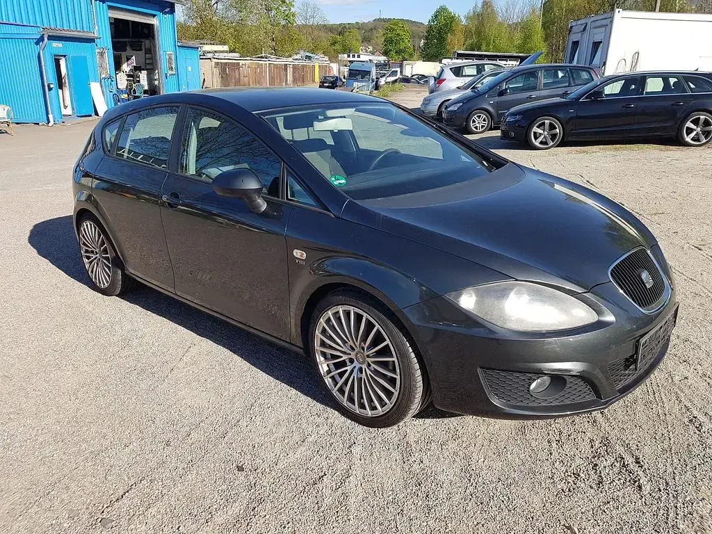 Used Seat Leon Reference 125 HP (91 kW) 2011 Hatchback