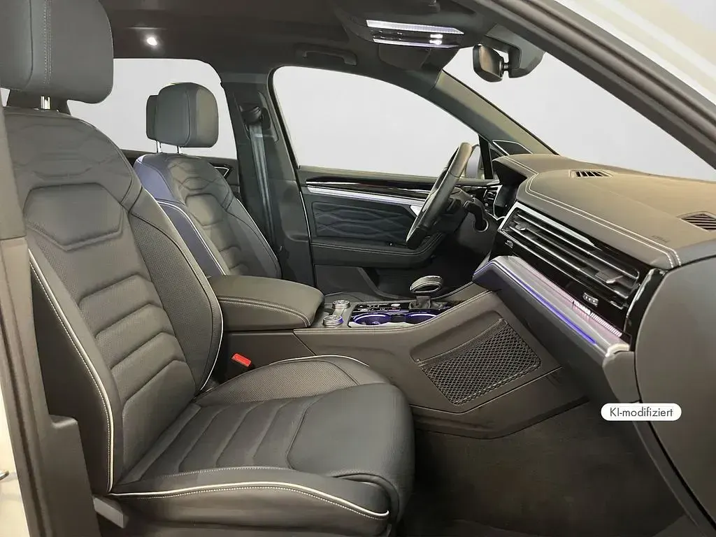 Gebraucht VW Touareg R-line 286 PS (210 kW) 2025 Pure white SUV