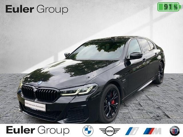 Schwarz Gebraucht 2022 BMW 545e Sport Line Limousine | 50.788 € (Etwas zu teuer) - Bild 1/4