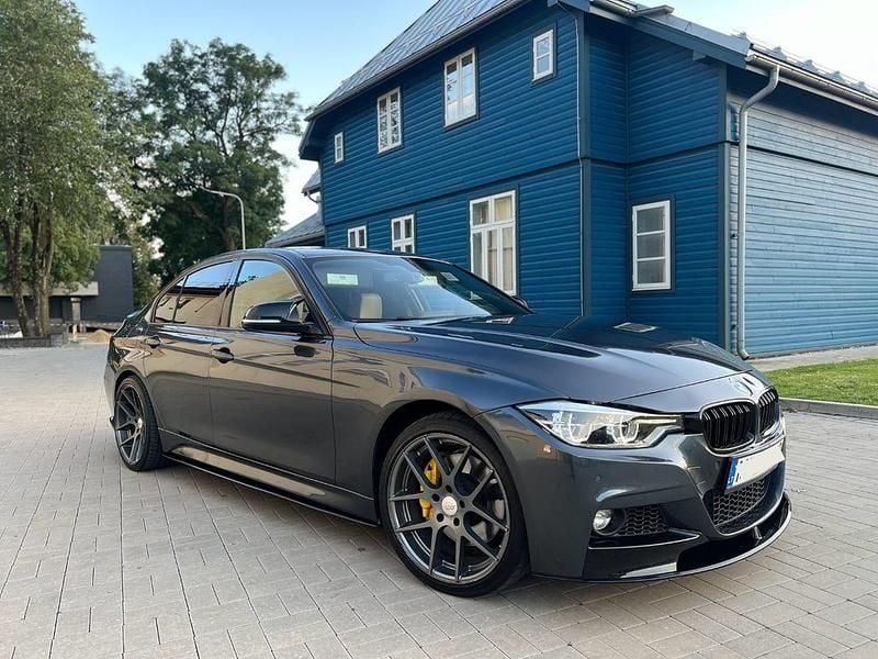 Grau Gebraucht 2017 BMW 340 M Sport Limousine | 27.900 € (Fairer Preis) - Bild 1/4