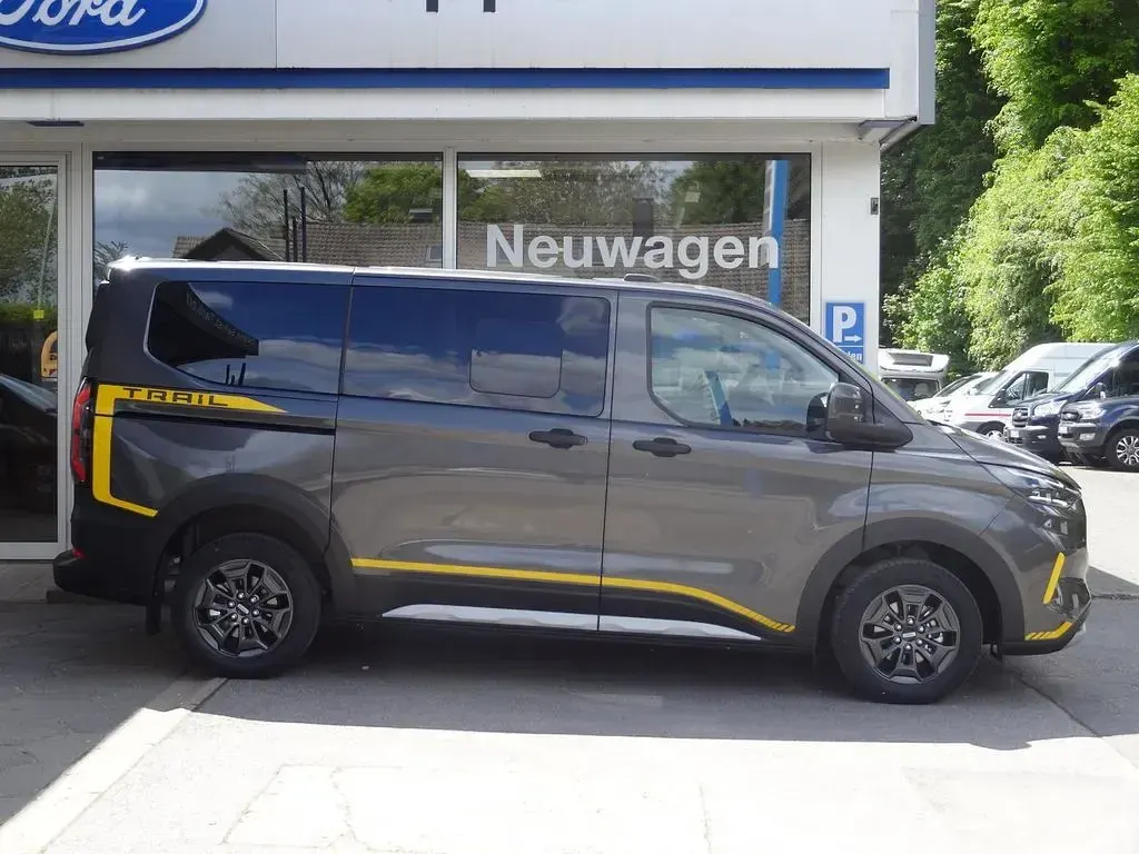 Neu Ford Transit Custom 170 PS (125 kW) 2026 Magnetic metallic Kombi