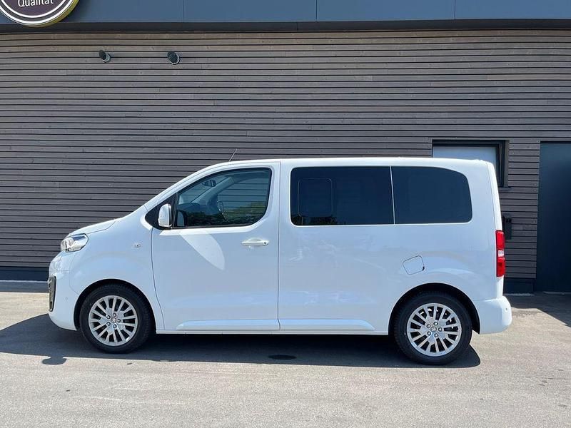 Weiß Gebraucht 2020 Peugeot Traveller Business-Line Van / Kleinbus | 31.800 € (Superpreis) - Bild 1/4