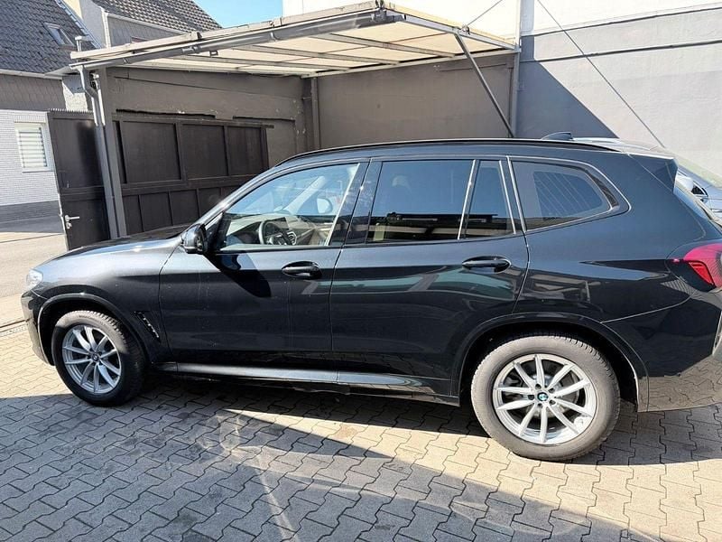 Gebraucht BMW X3 Shadowline 184 PS (135 kW) 2023 Schwarz SUV