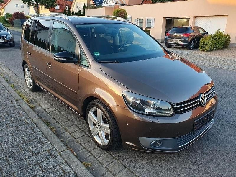 Gebraucht VW Touran Style 140 PS (102 kW) 2012 Braun Van / Kleinbus