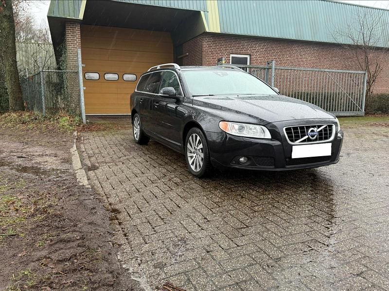 Schwarz Gebraucht 2012 Volvo V70 Kombi | 7.800 € (Fairer Preis) - Bild 1/4