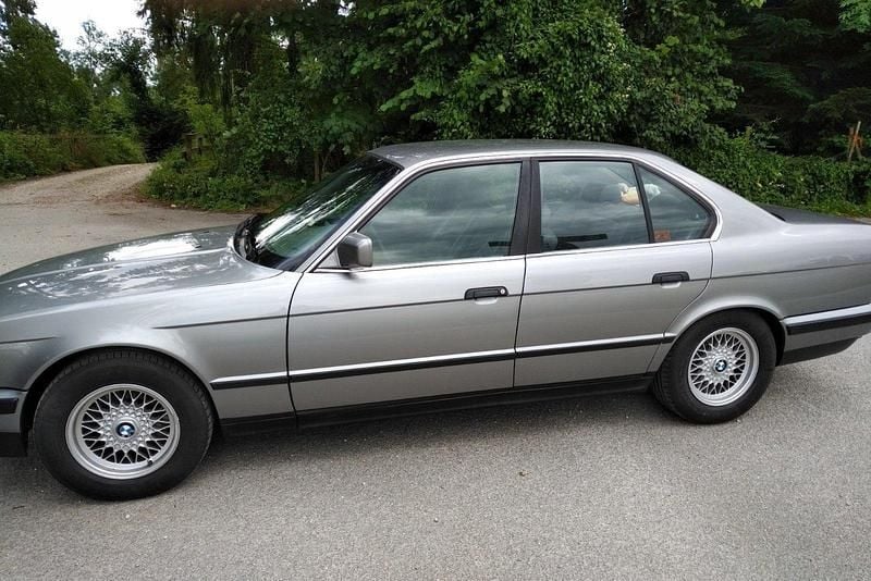 Silber Gebraucht 1989 BMW 530 Limousine | 8.900 € - Bild 1/4