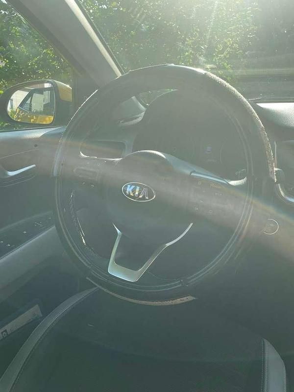 Gebraucht Kia Stonic 120 PS (88 kW) 2017 Gelb SUV