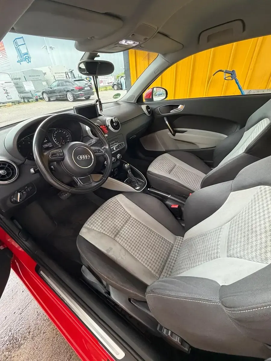 Gebraucht Audi A1 122 PS (89 kW) 2010 Rot Kleinwagen