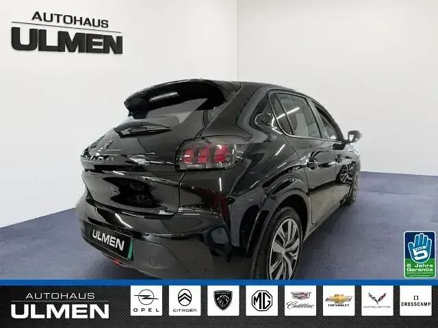 Gebraucht Peugeot e-208 Active 100 kW (136 PS) 2021 Schwarz Kleinwagen
