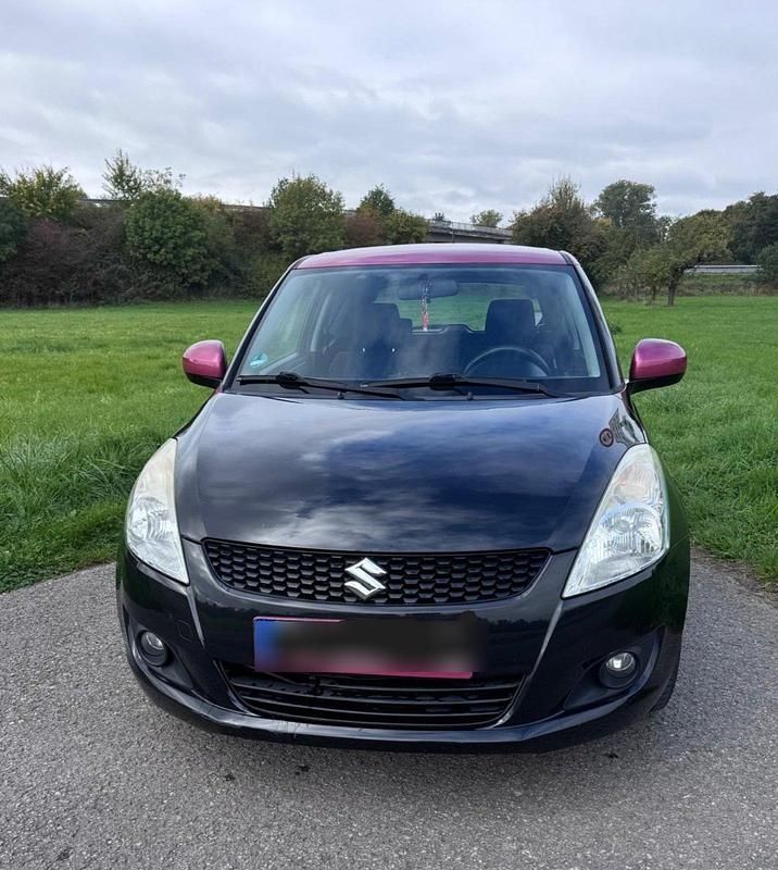 Schwarz Gebraucht 2013 Suzuki Swift Kleinwagen | 5.900 € - Bild 1/4