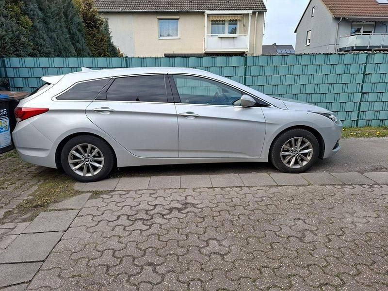 Gebraucht Hyundai i40 141 PS (103 kW) 2017 Silber Kombi