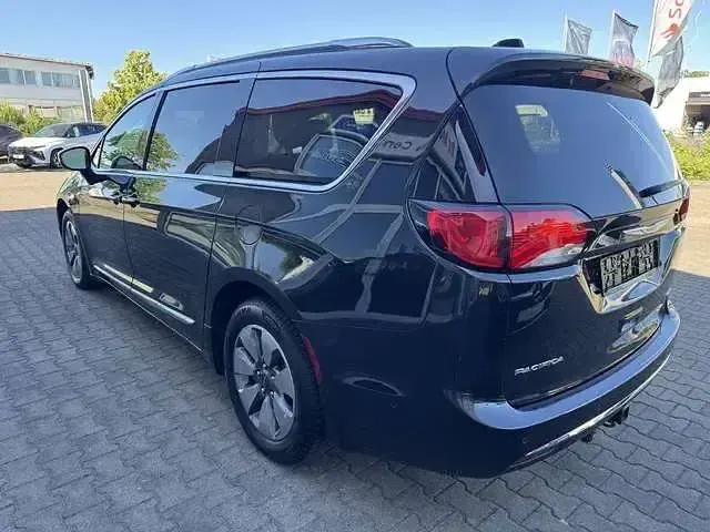 Gebraucht Chrysler Pacifica Limited 264 PS (194 kW) 2018 Schwarz metallic Van / Kleinbus