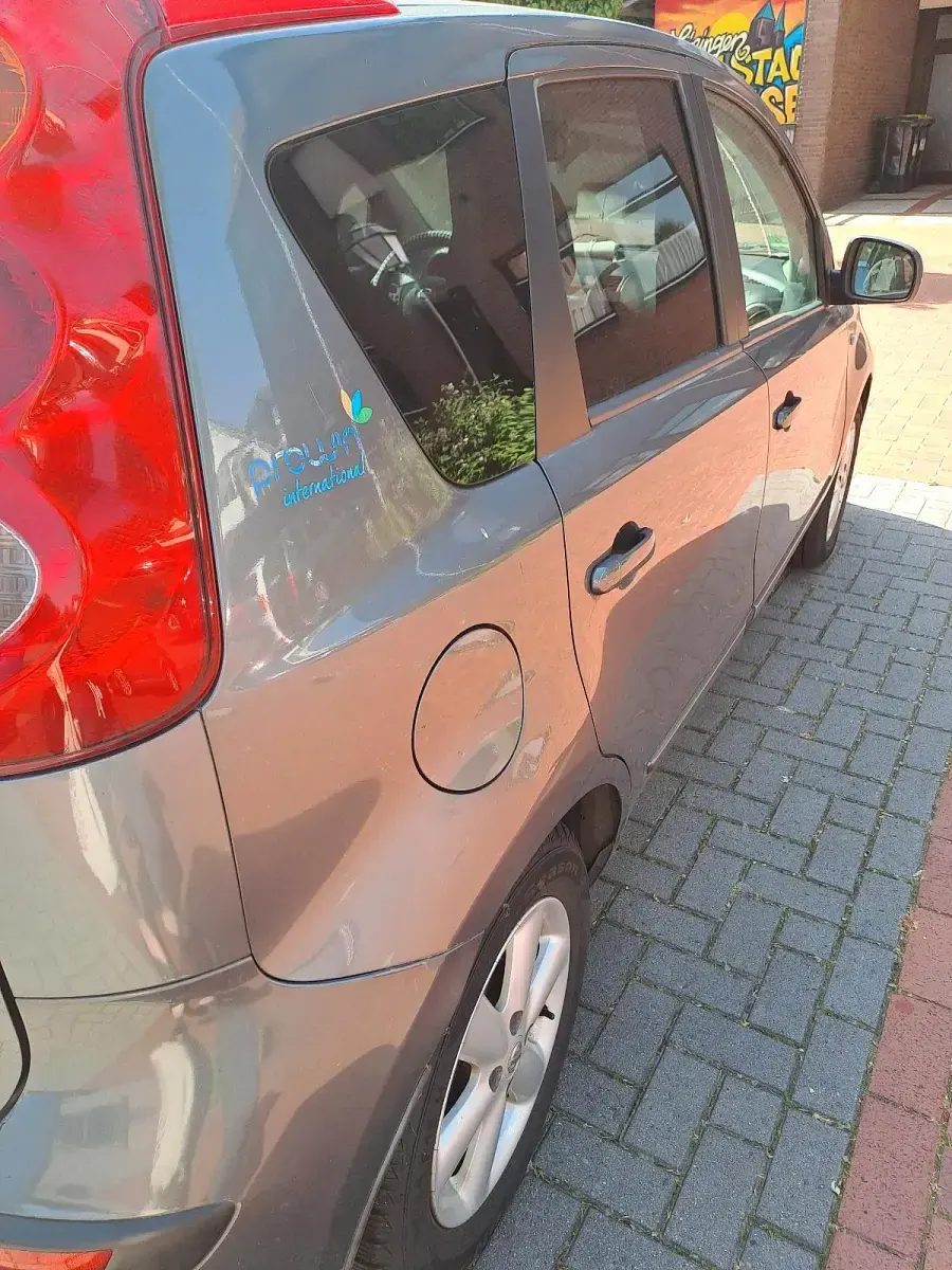 Gebraucht Nissan Note 86 PS (63 kW) 2006 Silber Kleinwagen