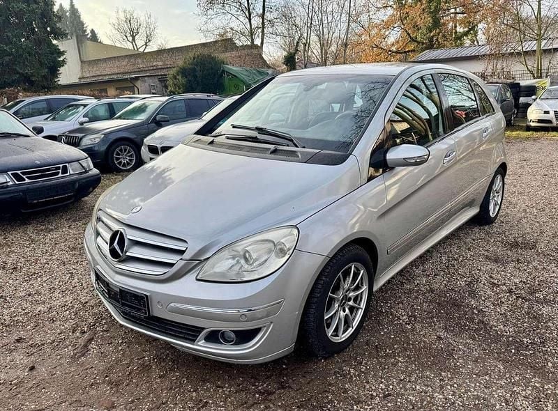 Silber metallic Gebraucht 2006 Mercedes 200 Limousine | 3.999 € (Superpreis) - Bild 1/4