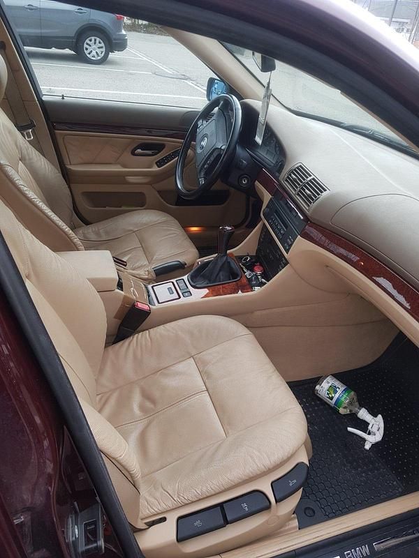 Gebraucht BMW 523 170 PS (125 kW) 1998 Rot Limousine