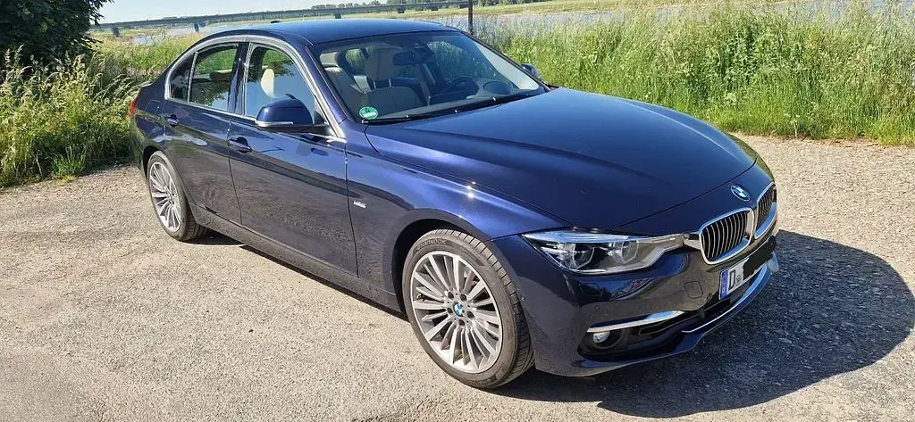 Gebraucht BMW 330 Luxury Line 252 PS (185 kW) 2017 Blau Limousine