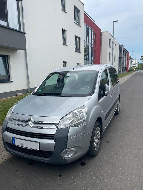 Gebraucht Citroën Berlingo 92 PS (67 kW) 2011 Silber Van / Kleinbus