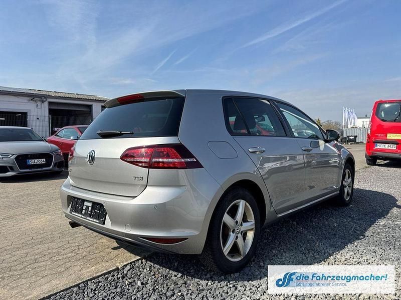 Gebraucht VW Golf VII LOUNGE 110 PS (80 kW) 2015 Silber Limousine