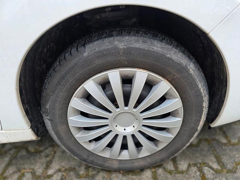 Gebraucht Peugeot 207 Tendance 95 PS (69 kW) 2010 Weiß Limousine