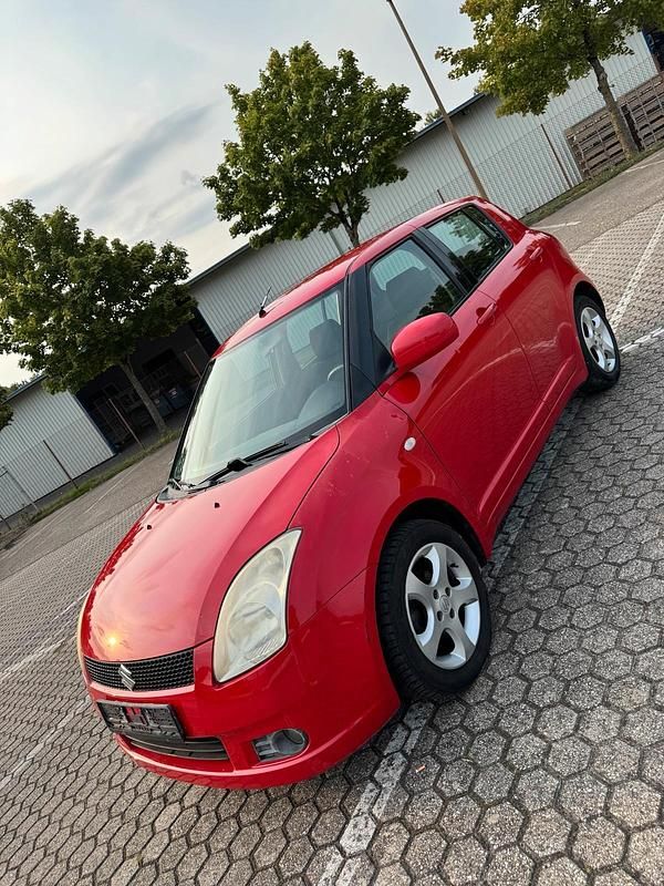 Rot Gebraucht 2005 Suzuki Swift Kleinwagen | 1.500 € (Fairer Preis) - Bild 1/4