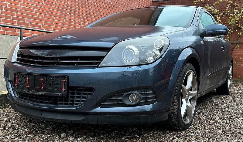 Gebraucht Opel Astra GTC 179 PS (131 kW) 2008 Blau Coupé