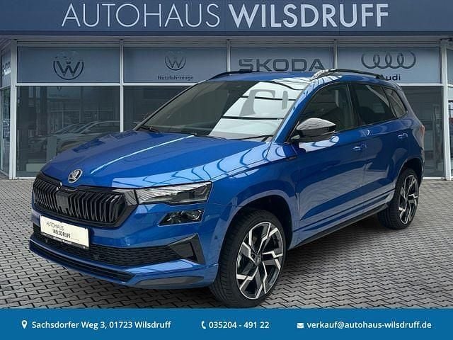 Blau Neu 2025 Skoda Karoq SportLine SUV | 37.480 € (Fairer Preis) - Bild 1/4