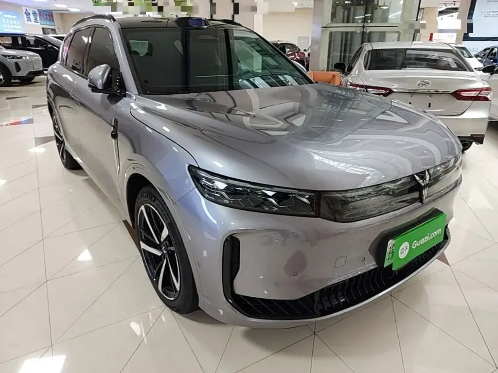 Gebraucht Voyah Free 489 PS (359 kW) 2026 Silber SUV