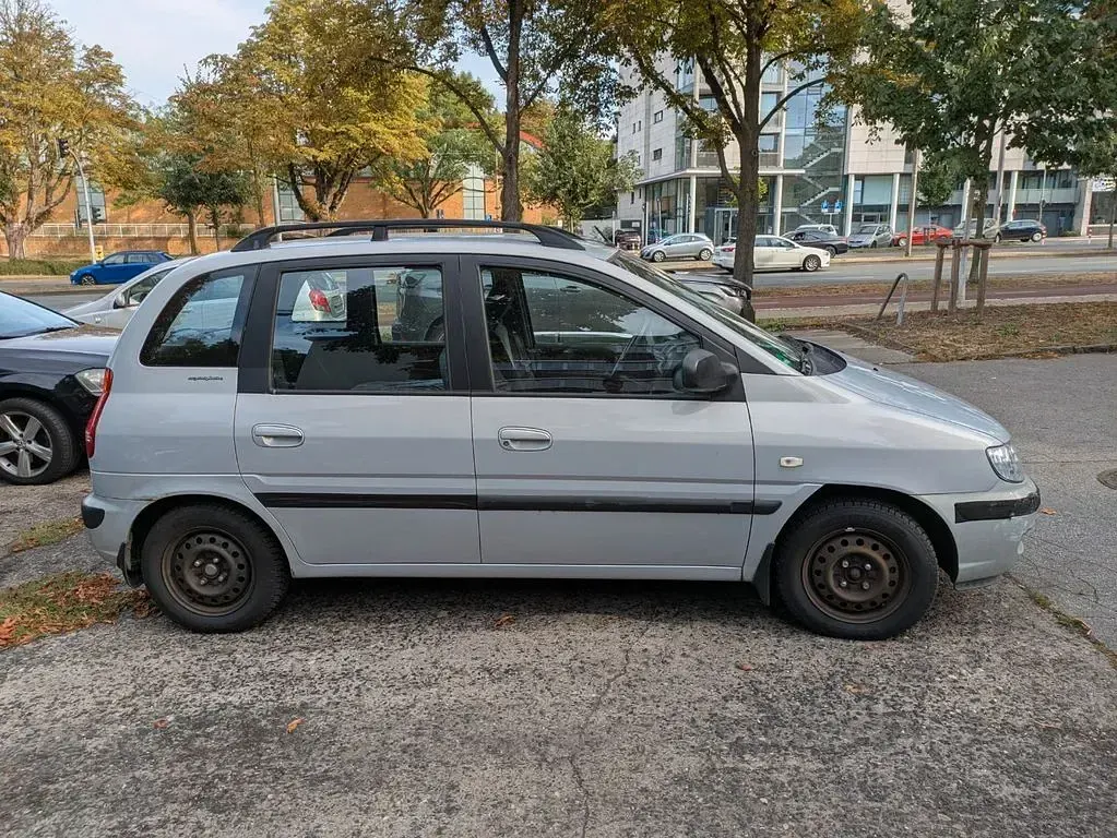 Gebraucht Hyundai Matrix GLS 103 PS (75 kW) 2001 Silber Van / Kleinbus