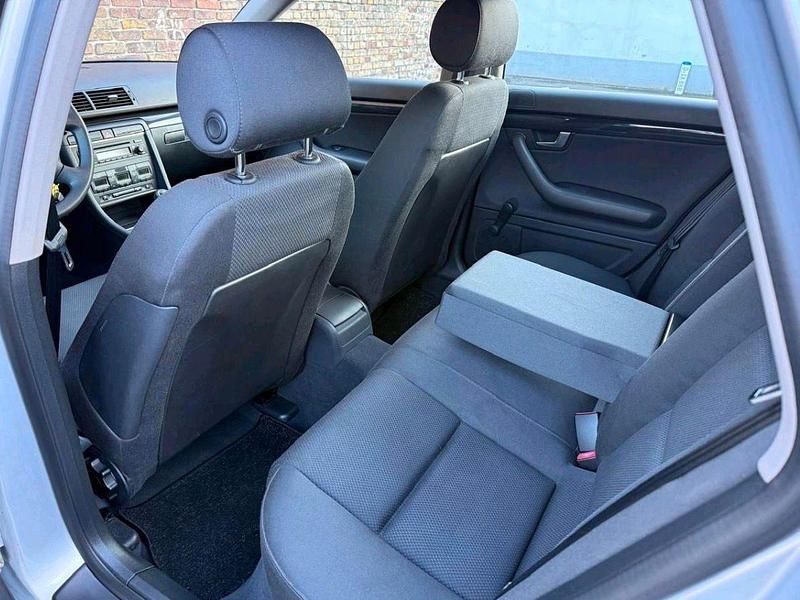 Gebraucht Audi A4 102 PS (75 kW) 2004 Grau Limousine