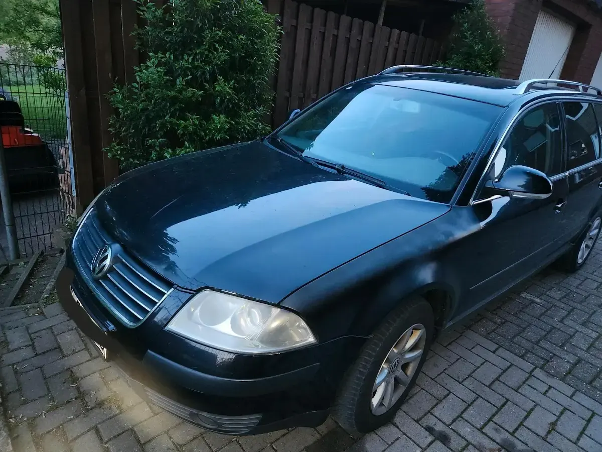 Gebraucht VW Passat 131 PS (96 kW) 2004 Schwarz Kombi