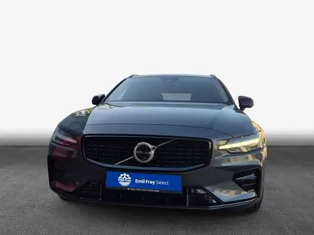 Gebraucht Volvo V60 145 PS (106 kW) 2025 Kombi