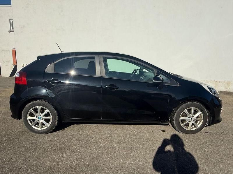 Gebraucht Kia Rio 75 PS (55 kW) 2017 Schwarz Limousine