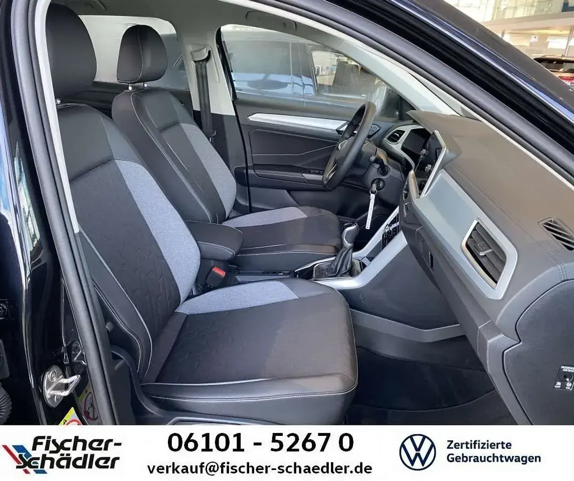 Gebraucht VW T-Roc Life 116 PS (85 kW) 2025 Deep black (metallic) SUV