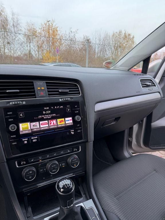 Gebraucht VW Golf VII Comfortline 110 PS (80 kW) 2017 Grau Limousine