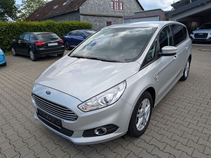 Silber Gebraucht 2019 Ford S-MAX Business Edition Van / Kleinbus | 15.900 € (Superpreis) - Bild 1/4
