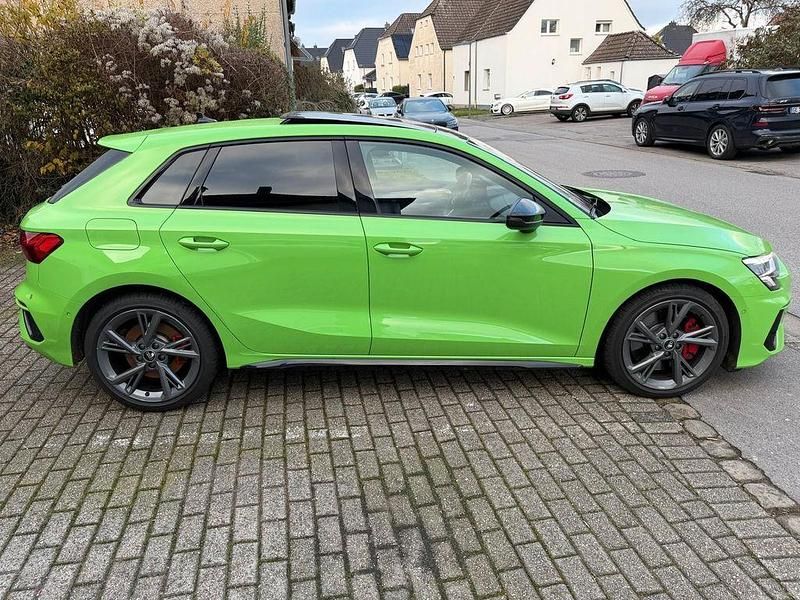 Gebraucht Audi S3 Basis 310 PS (228 kW) 2023 Grün Limousine