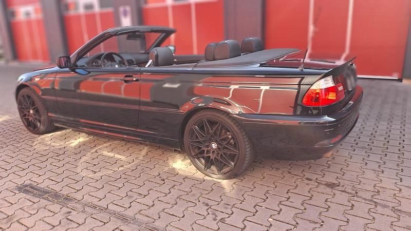 Gebraucht BMW 318 Cabriolet 143 PS (105 kW) 2003 Schwarz Cabrio