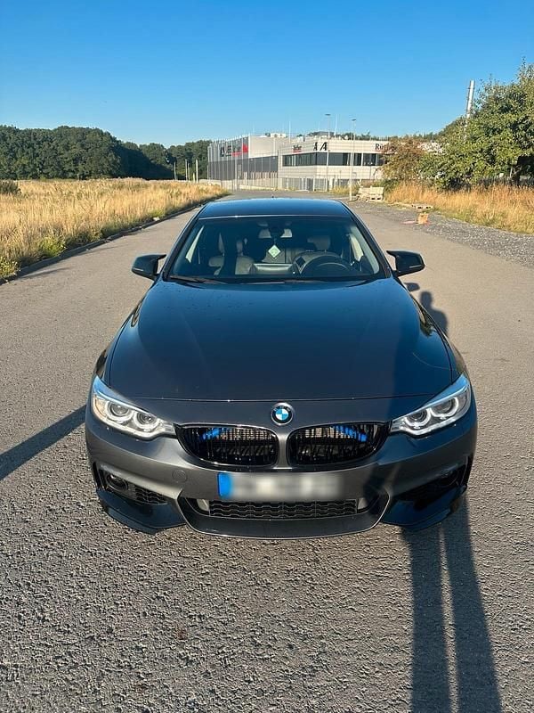 Grau Gebraucht 2017 BMW 430 Coupé | 22.000 € (Fairer Preis) - Bild 1/4