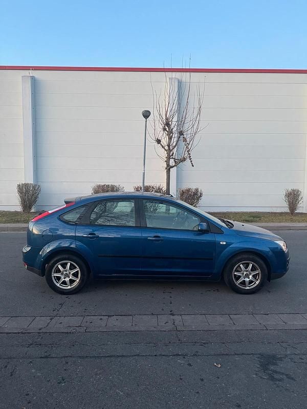 Gebraucht Ford Focus 101 PS (74 kW) 2007 Blau Limousine